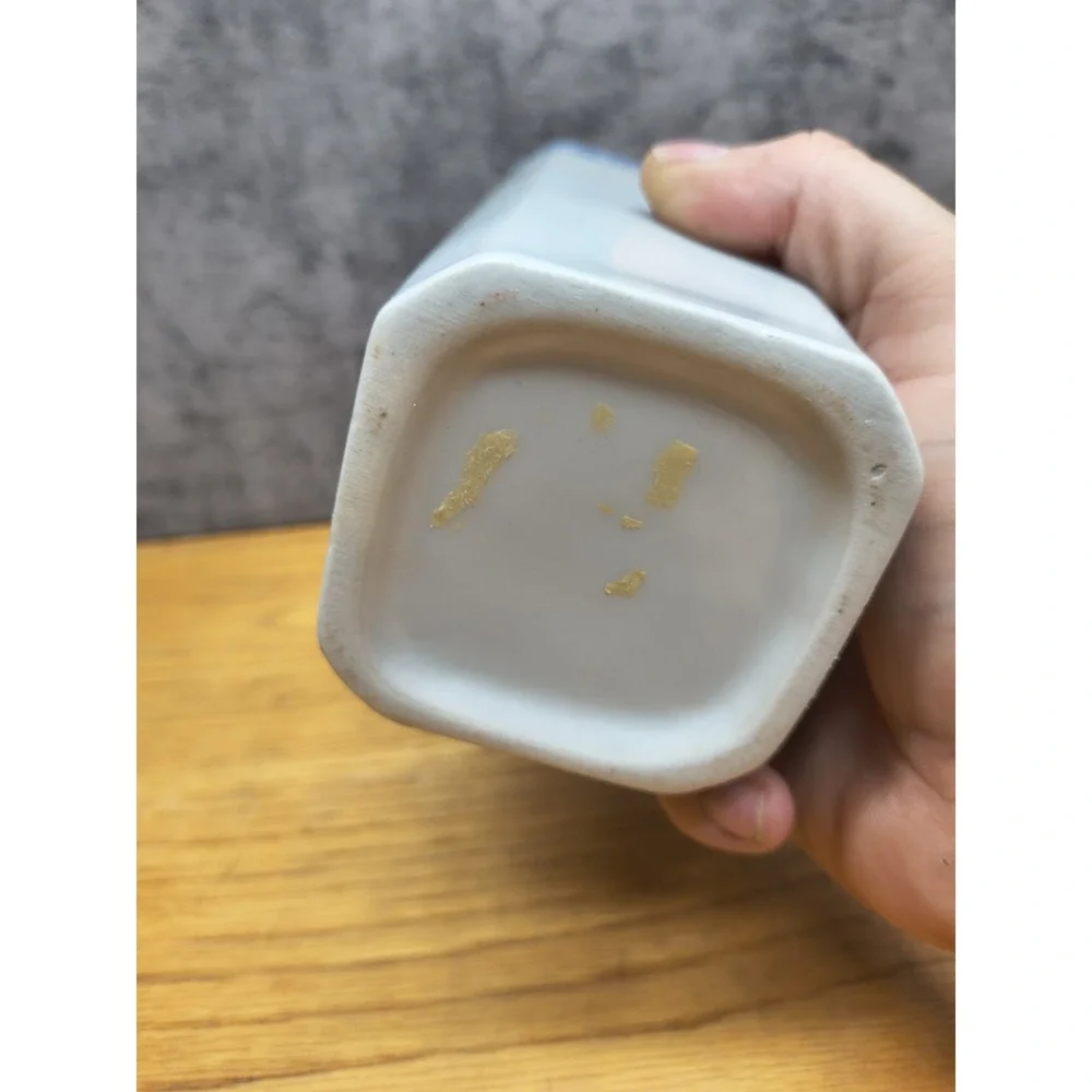 The Unbranded Brand vintage ceramic